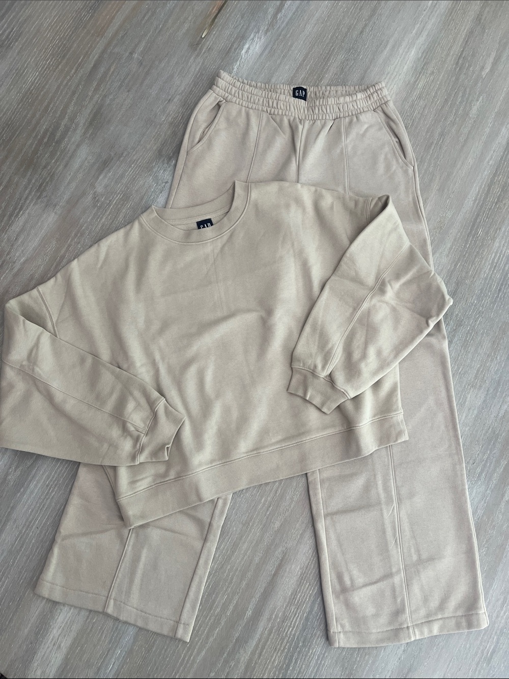 GAP Women’s Crewneck Sweatshirt and Joggers — Light Beige Set NWT